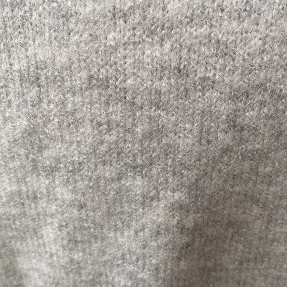 Madewell alpaca/wool blended with other material. Gorgeous stretchy sweater! - Picture 9 of 11